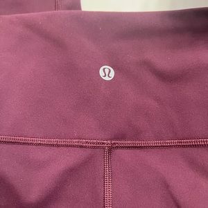 Lululemon cropped leggings.  Excellent, like new condition.